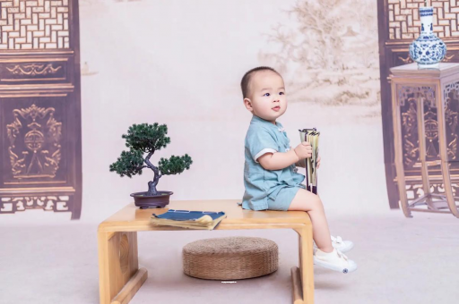 新安孕妇肚子上的黑线